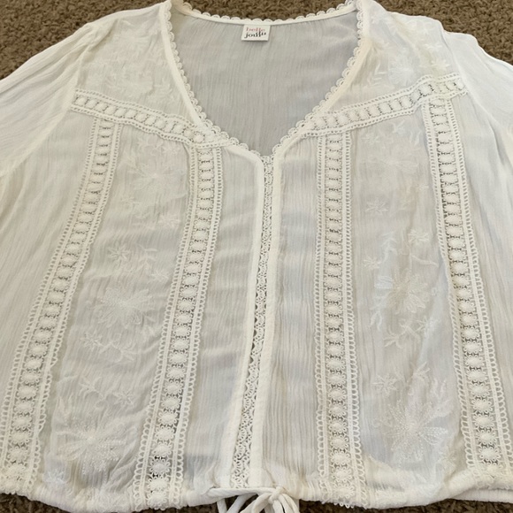 NWOT~ White Embroidered Crochet Peasant Blouse, Cinch tie, Boho, Penny Lane 🌼 - Picture 3 of 9